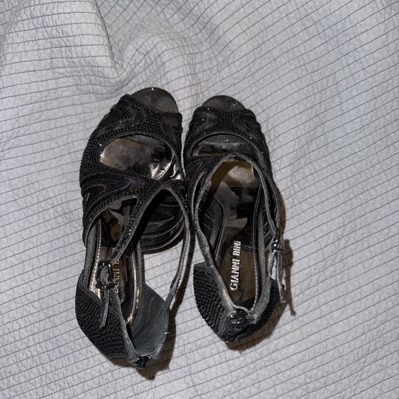 Gianni Bini Sharissah Heels | Black - Picture 6 of 10